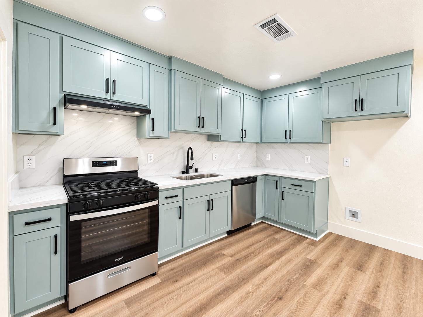 1279 N Roosevelt Ave, Fresno, CA 93728