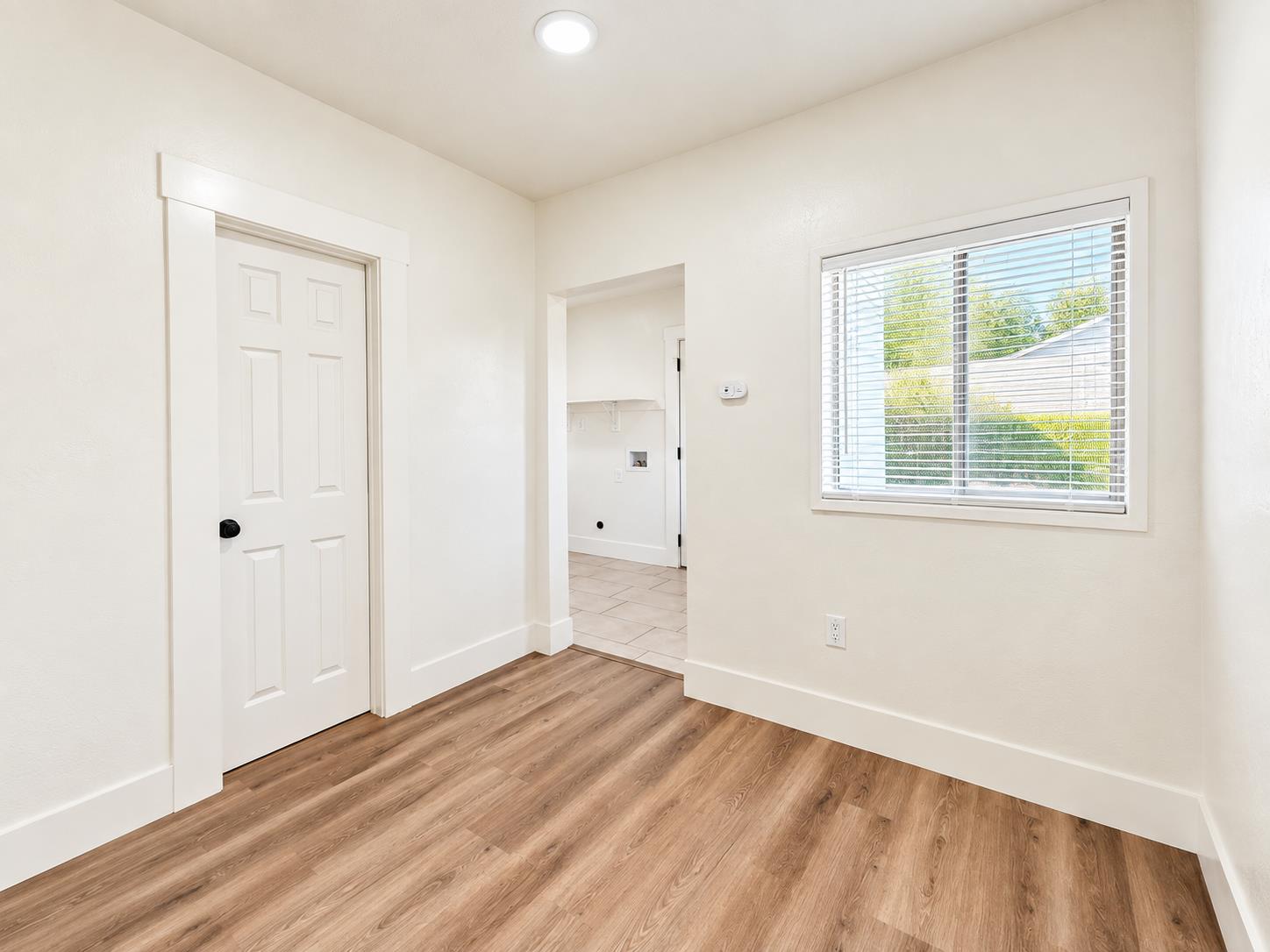 1279 N Roosevelt Ave, Fresno, CA 93728