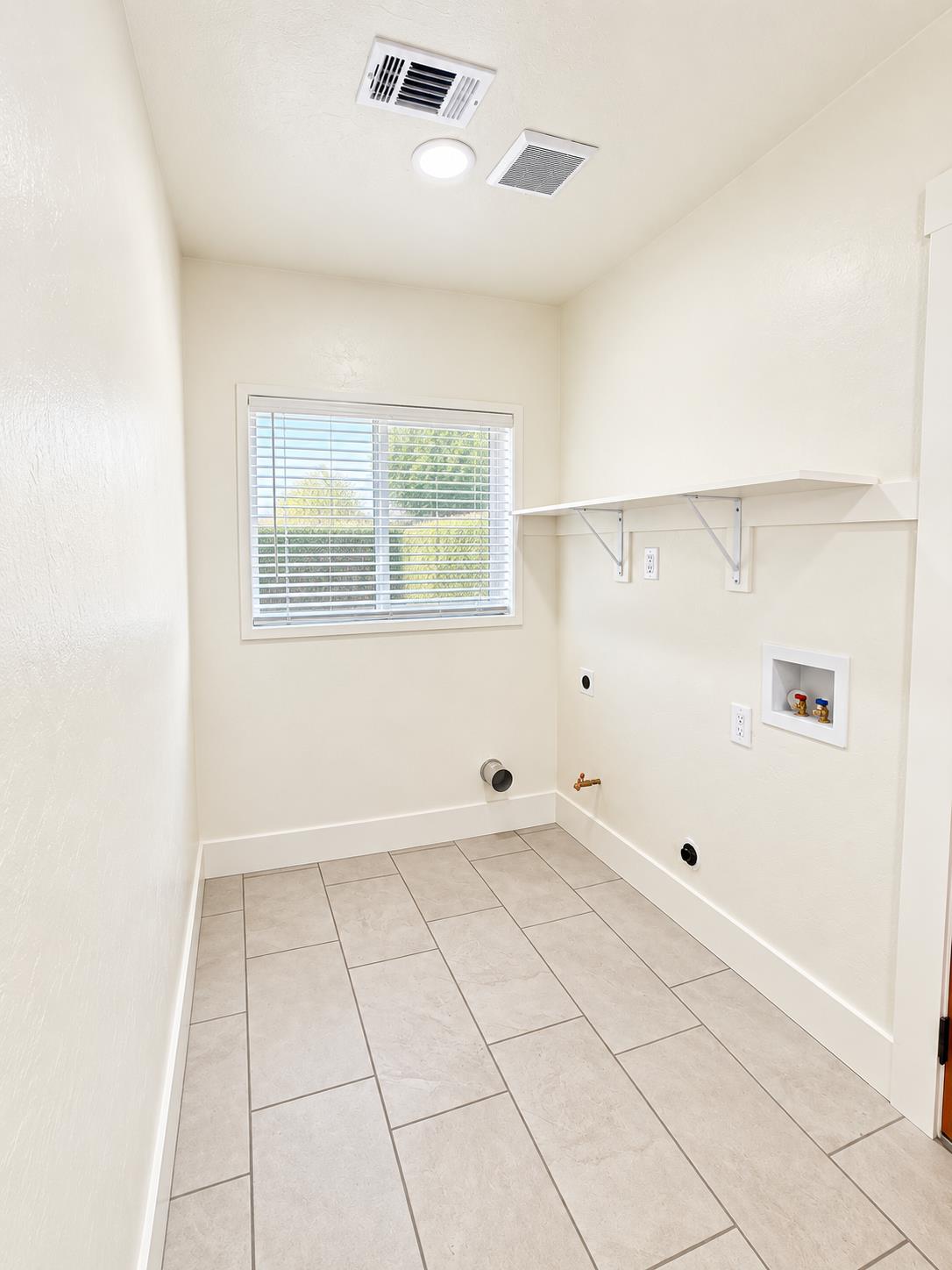 1279 N Roosevelt Ave, Fresno, CA 93728