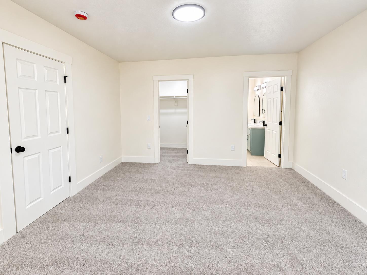 1279 N Roosevelt Ave, Fresno, CA 93728