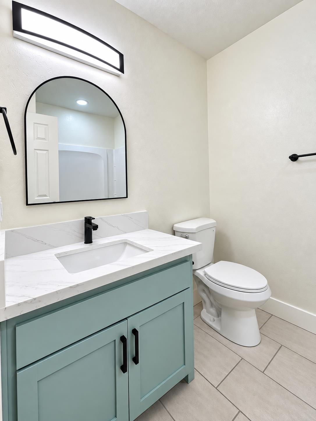 1279 N Roosevelt Ave, Fresno, CA 93728