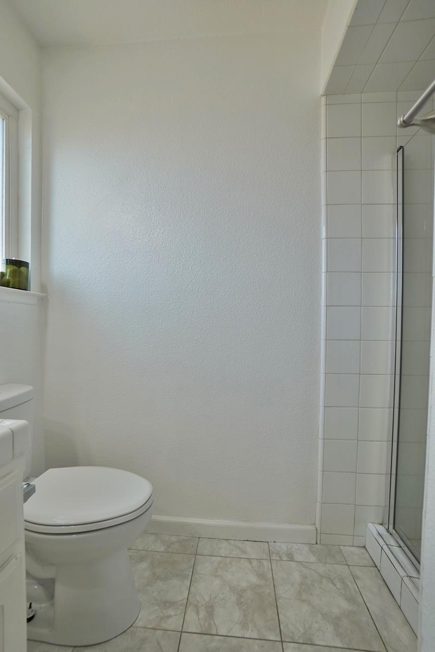 641 Meadow Ln, Lemoore, CA 93245
