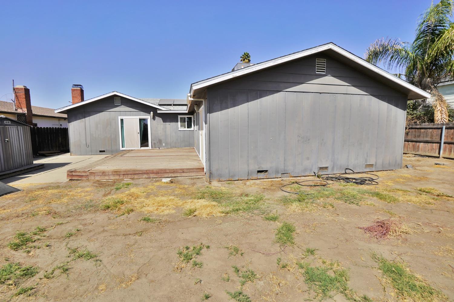 641 Meadow Ln, Lemoore, CA 93245