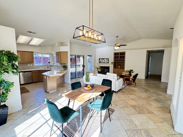 14498 W G St, Kerman, CA 93630