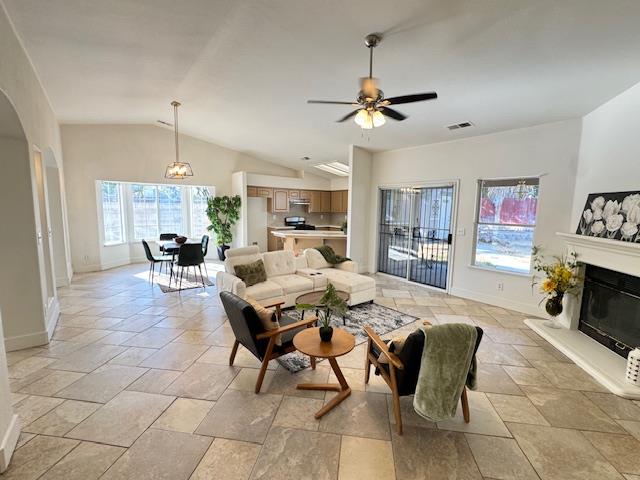 14498 W G St, Kerman, CA 93630