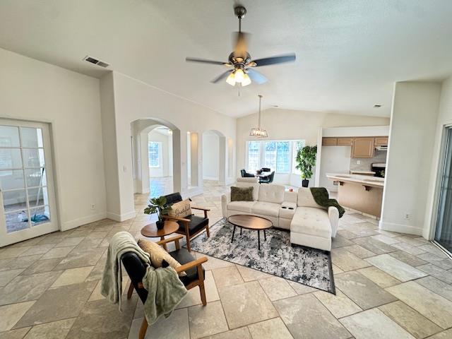 14498 W G St, Kerman, CA 93630