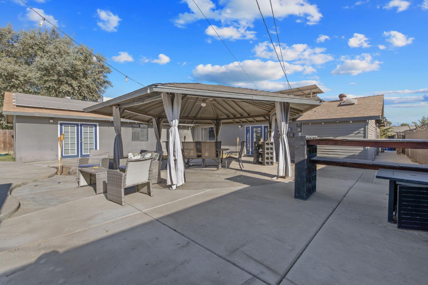 916 E Elm St, Hanford, CA 93230