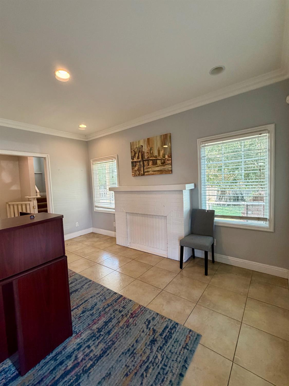 400 W Yosemite Ave, Madera, CA 93637