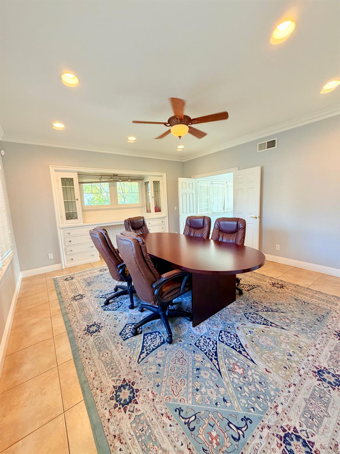400 W Yosemite Ave, Madera, CA 93637