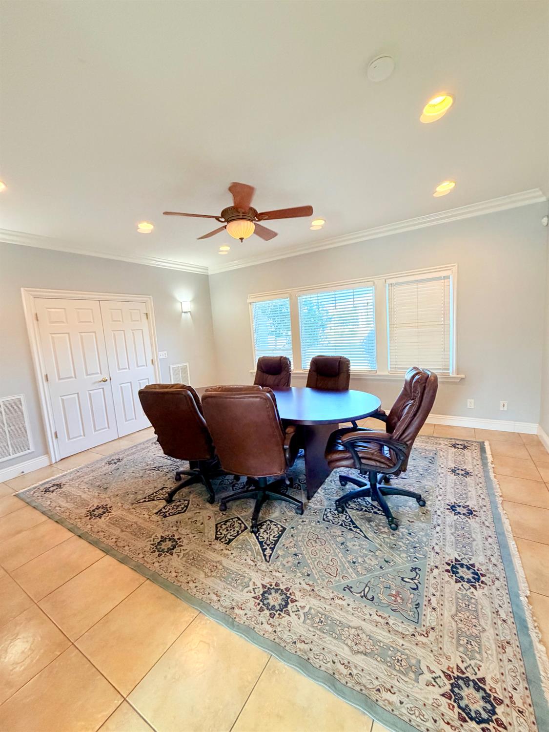 400 W Yosemite Ave, Madera, CA 93637