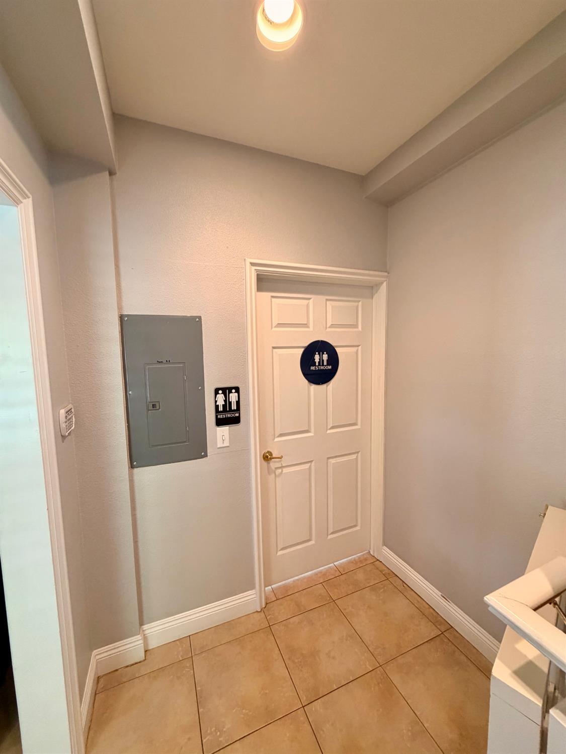 400 W Yosemite Ave, Madera, CA 93637