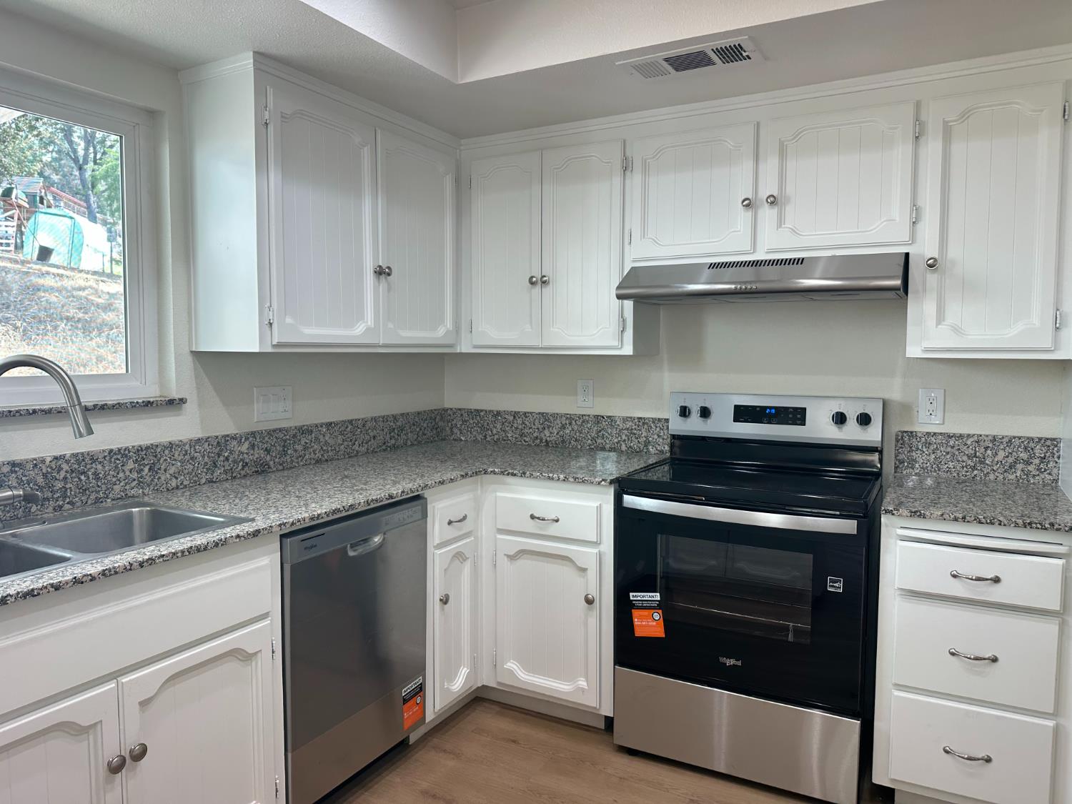 40847 Griffin Dr, Oakhurst, CA 93644
