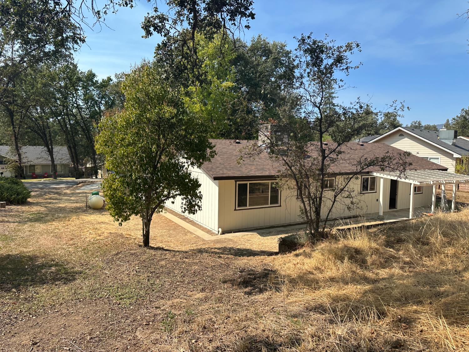 40847 Griffin Dr, Oakhurst, CA 93644