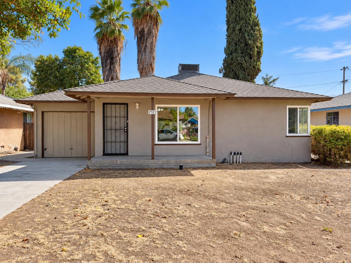 2922 E Lamona Ave, Fresno, CA 93703