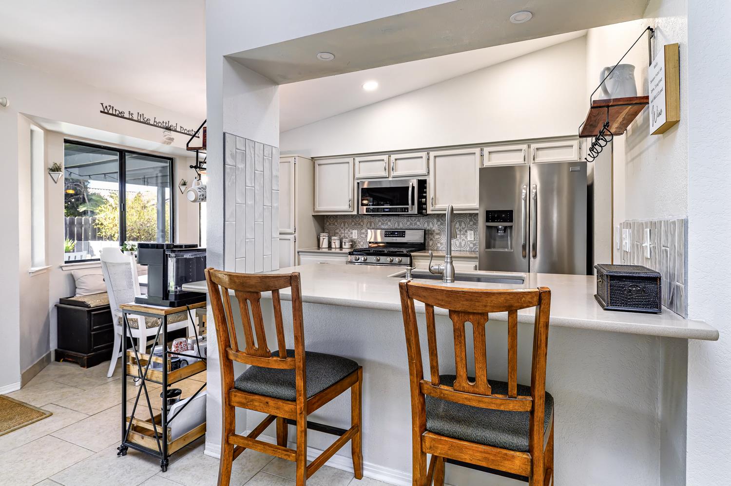 2332 Stuart Ave, Clovis, CA 93611