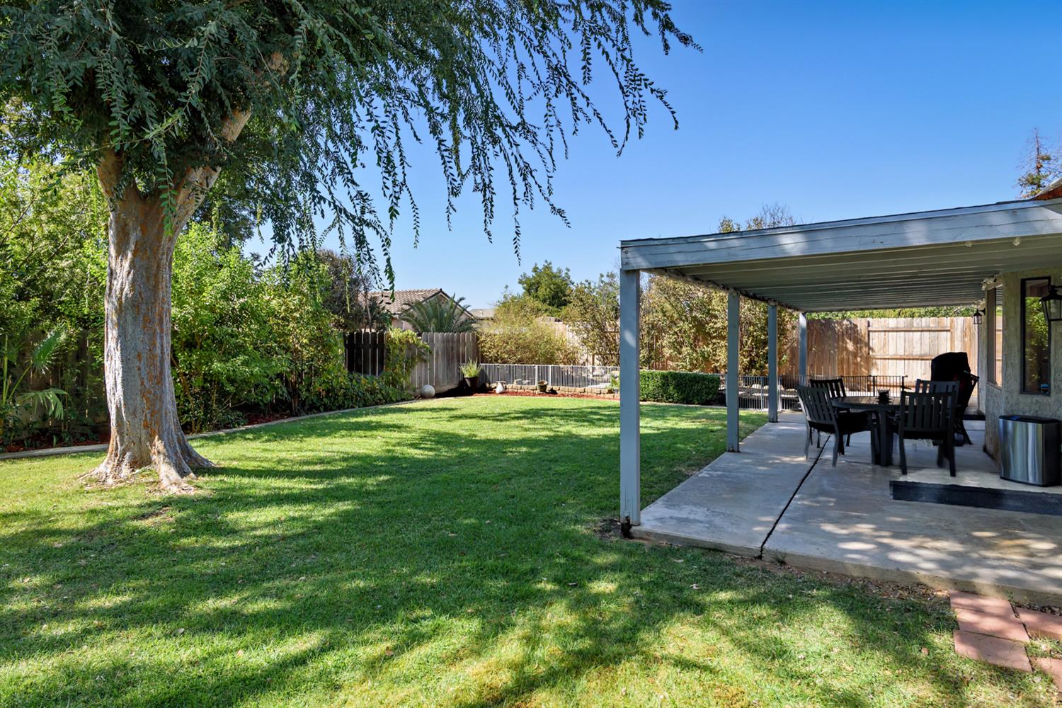 2332 Stuart Ave, Clovis, CA 93611