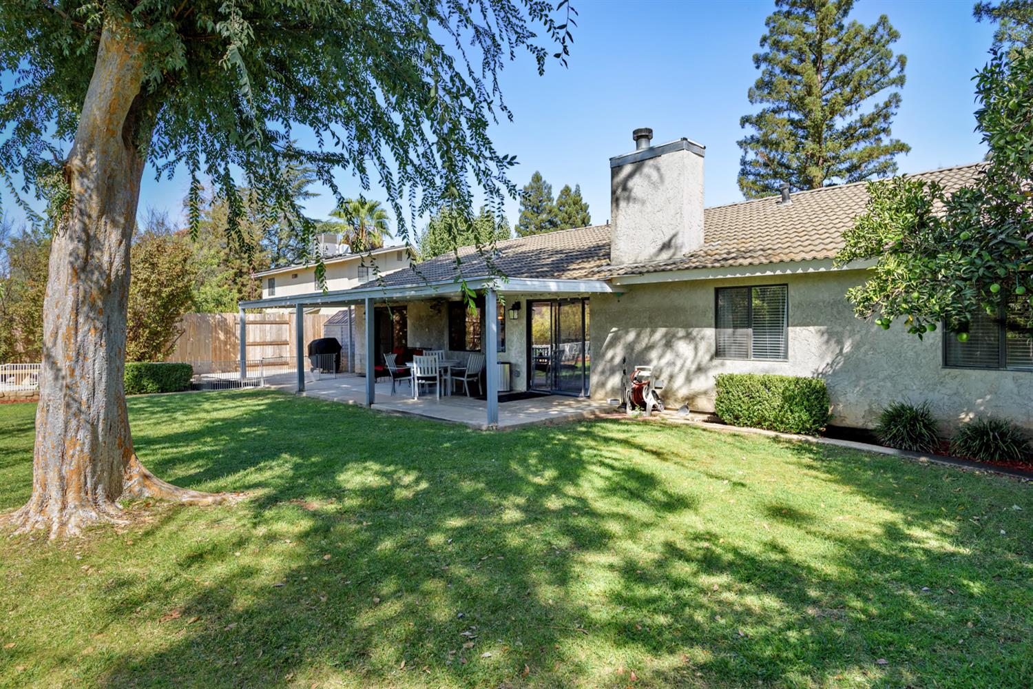 2332 Stuart Ave, Clovis, CA 93611