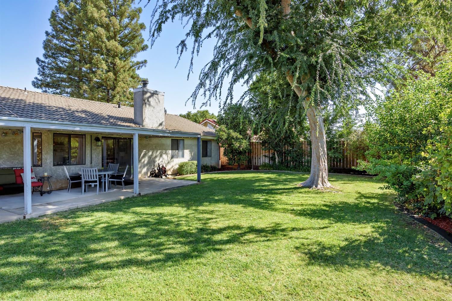 2332 Stuart Ave, Clovis, CA 93611