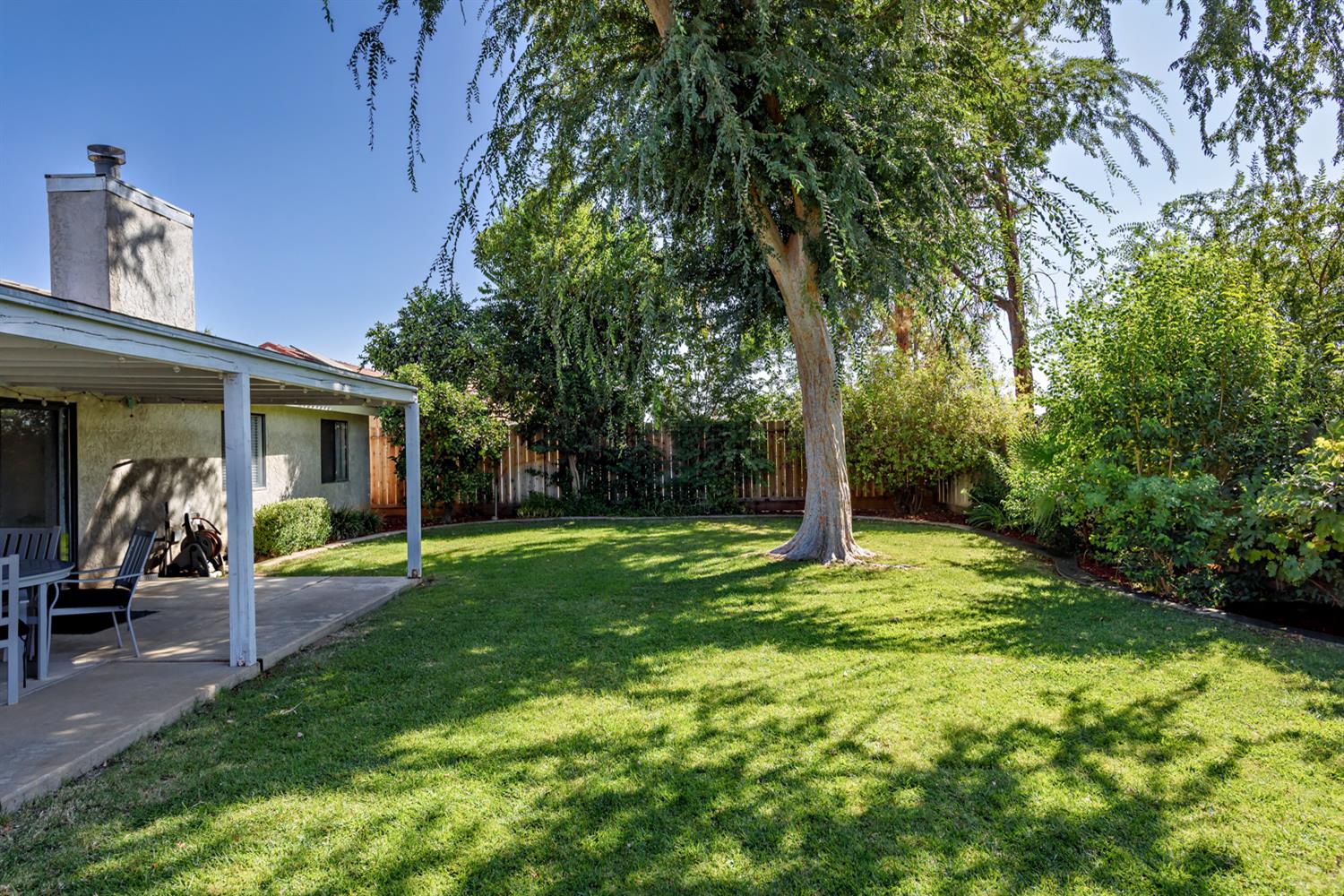 2332 Stuart Ave, Clovis, CA 93611