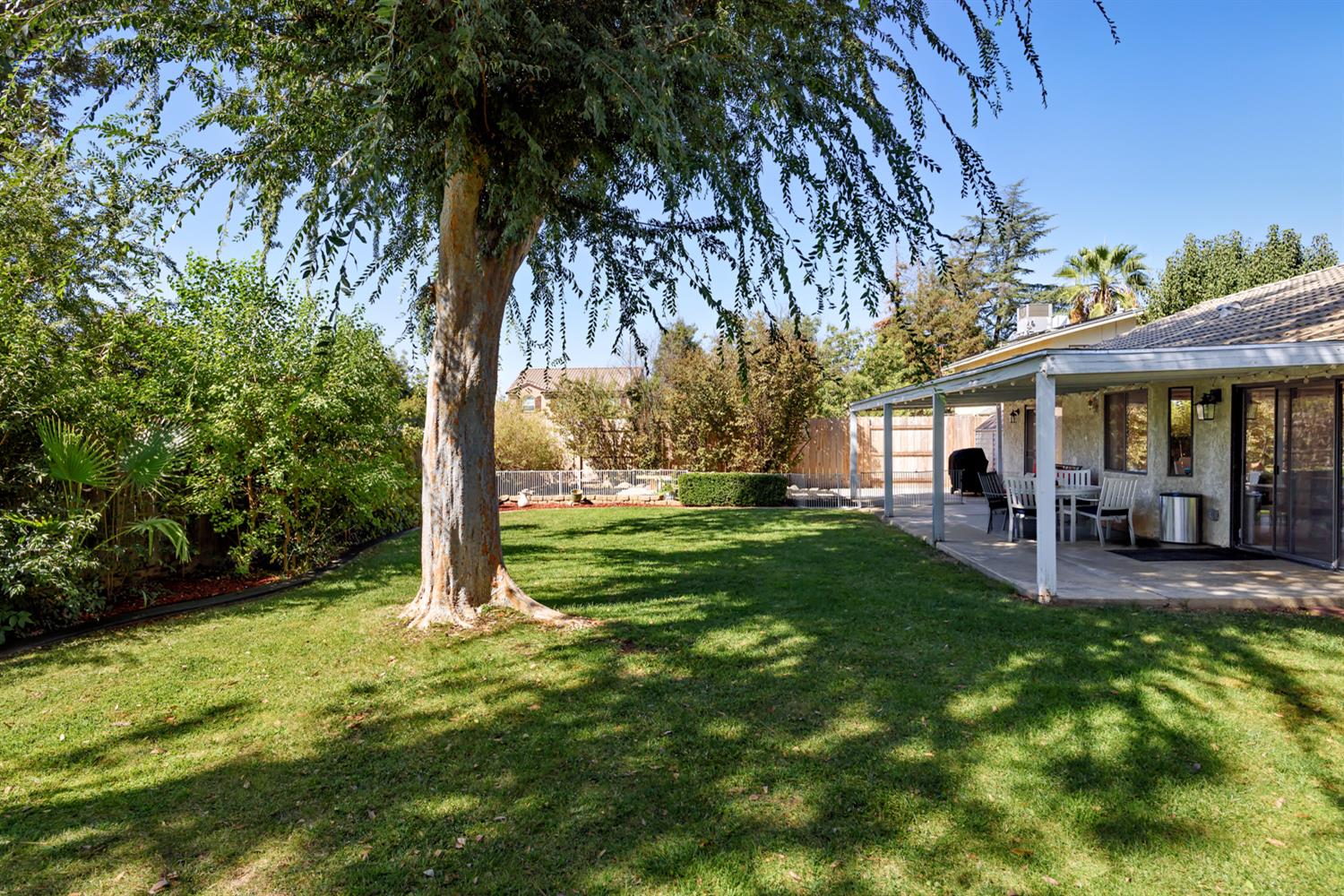 2332 Stuart Ave, Clovis, CA 93611