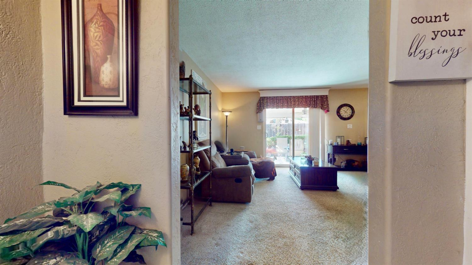 2211 W Garland Ave, Fresno, CA 93705