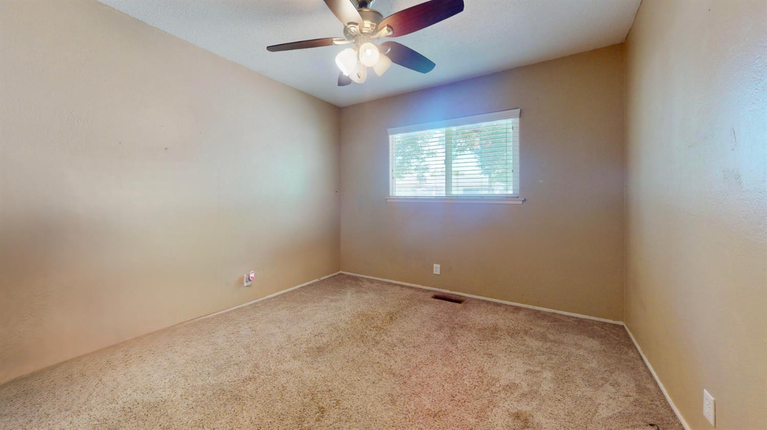 2211 W Garland Ave, Fresno, CA 93705