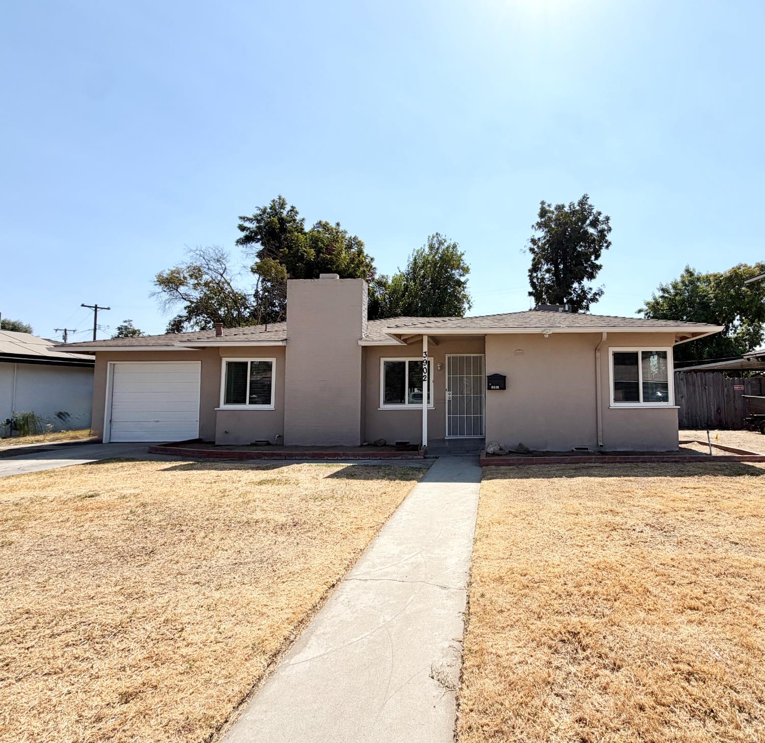 3902 Maywood Dr N, Fresno, CA 93703