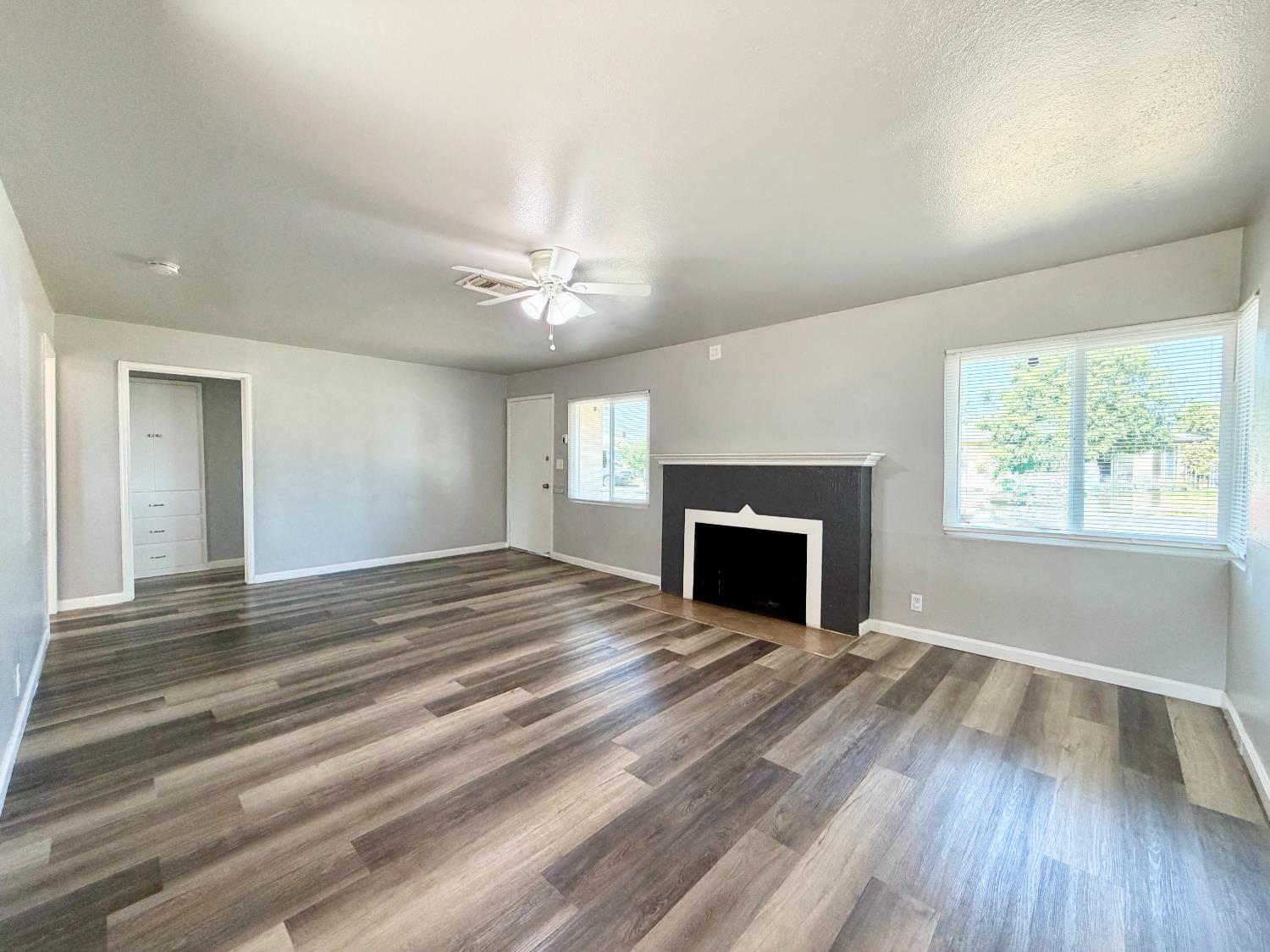 3902 Maywood Dr N, Fresno, CA 93703