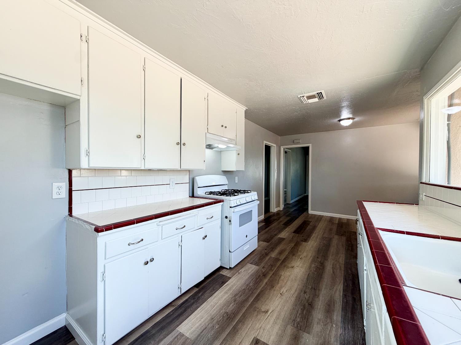 3902 Maywood Dr N, Fresno, CA 93703