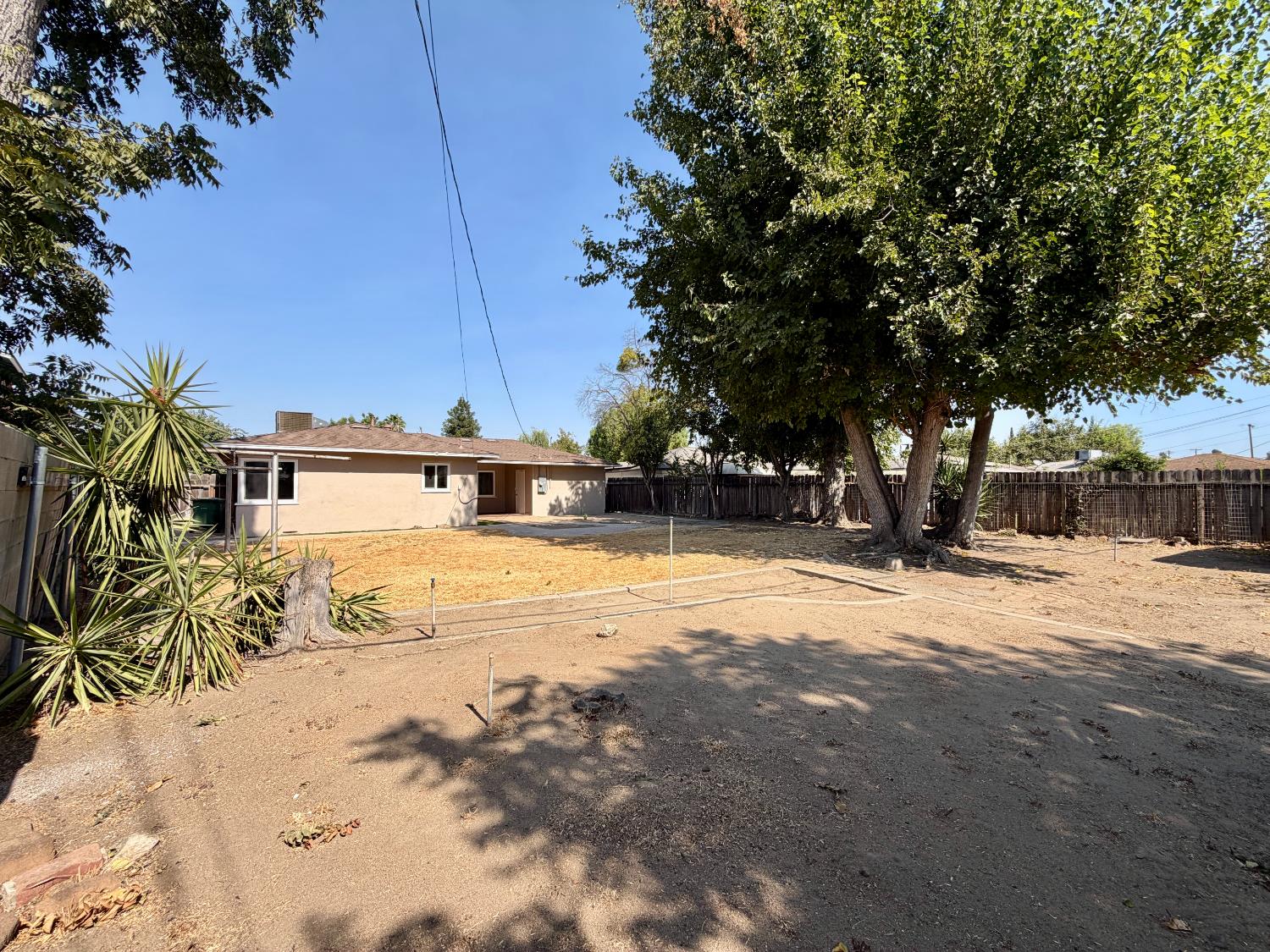 3902 Maywood Dr N, Fresno, CA 93703
