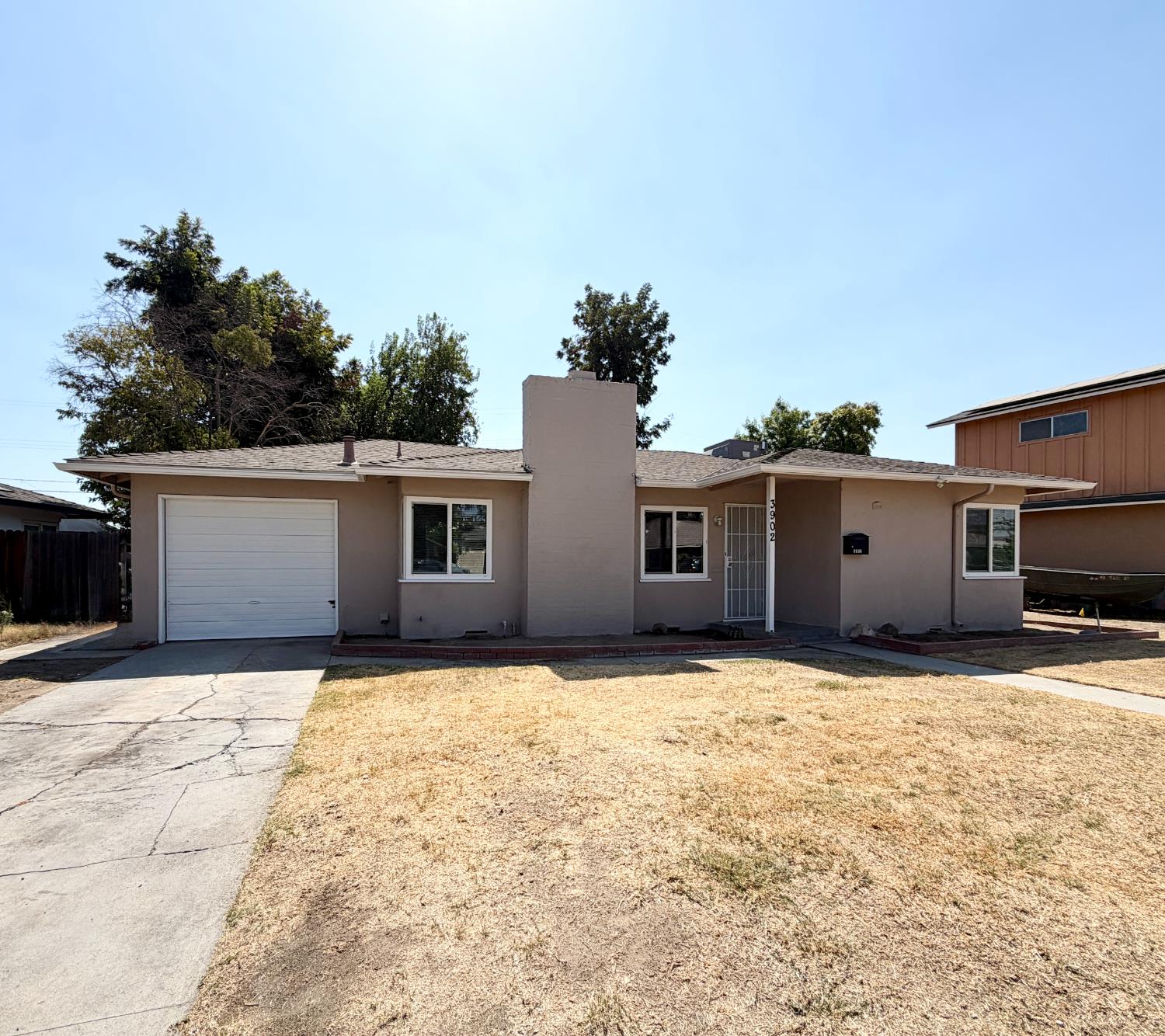3902 Maywood Dr N, Fresno, CA 93703