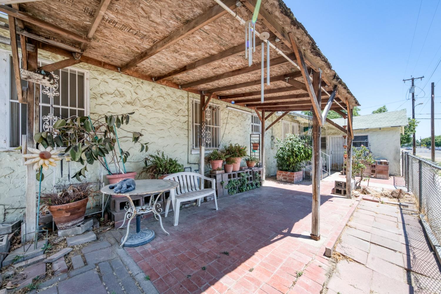 2537 S 11th, Fresno, CA 93725