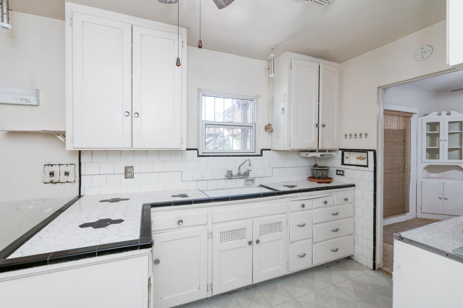 2537 S 11th, Fresno, CA 93725
