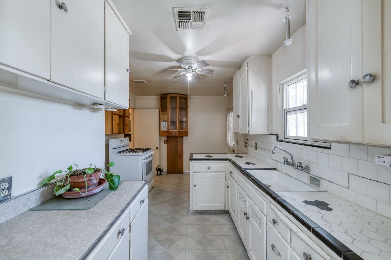 2537 S 11th, Fresno, CA 93725