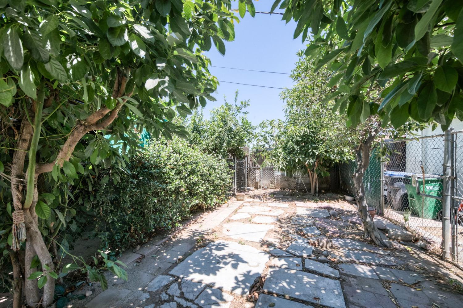 2537 S 11th, Fresno, CA 93725