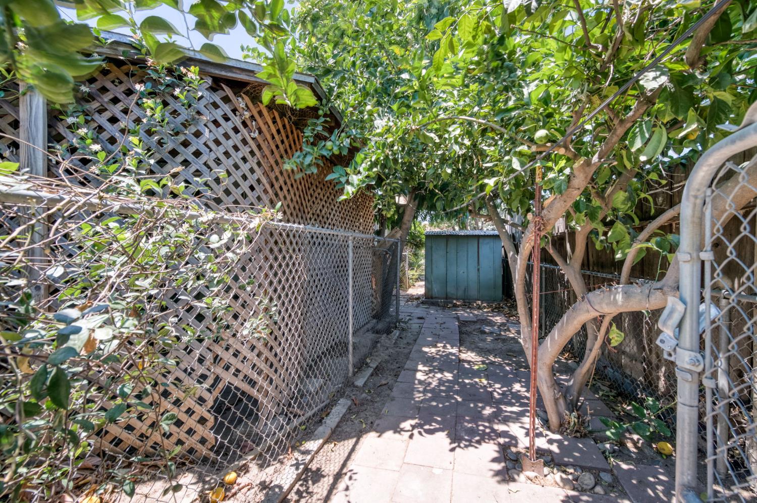 2537 S 11th, Fresno, CA 93725