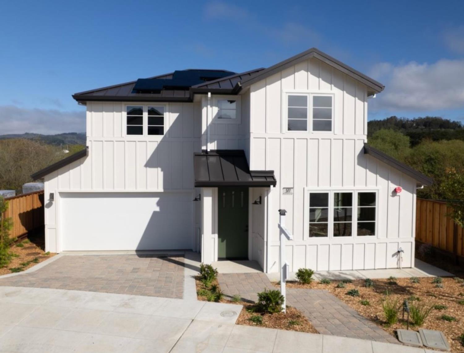 577 Creekside Ct, Half Moon Bay, CA 94019