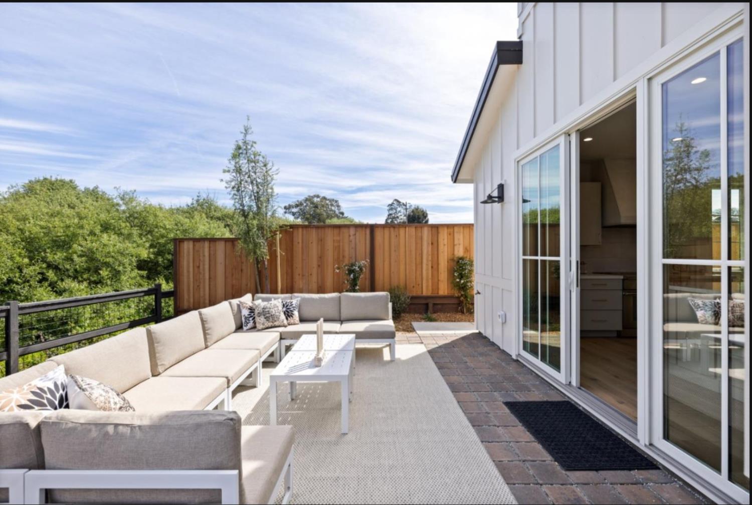 577 Creekside Ct, Half Moon Bay, CA 94019