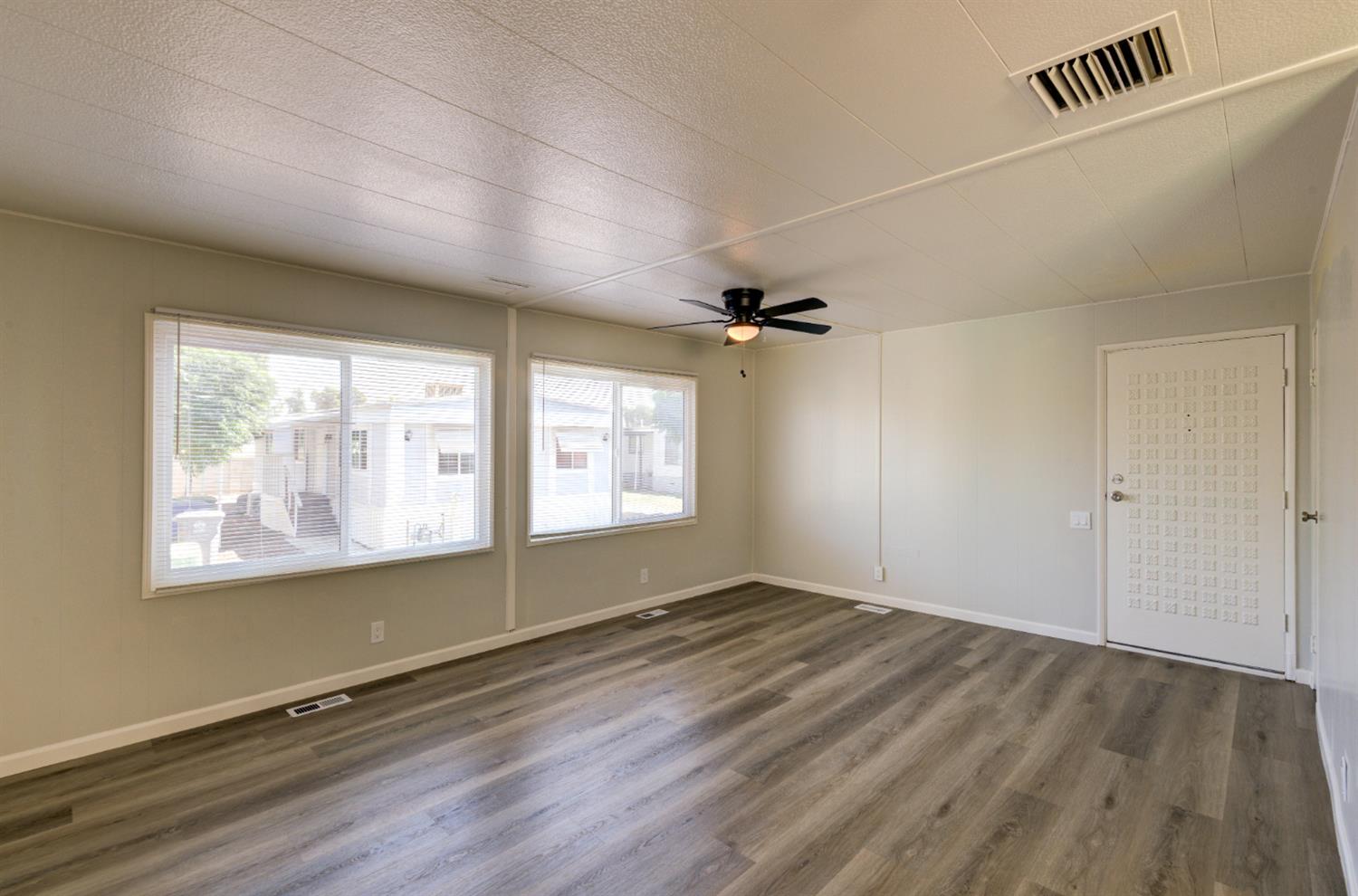 5541 E Tulare St #47, Fresno, CA 93727