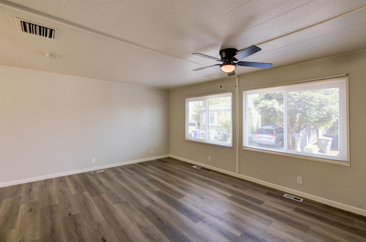 5541 E Tulare St #47, Fresno, CA 93727