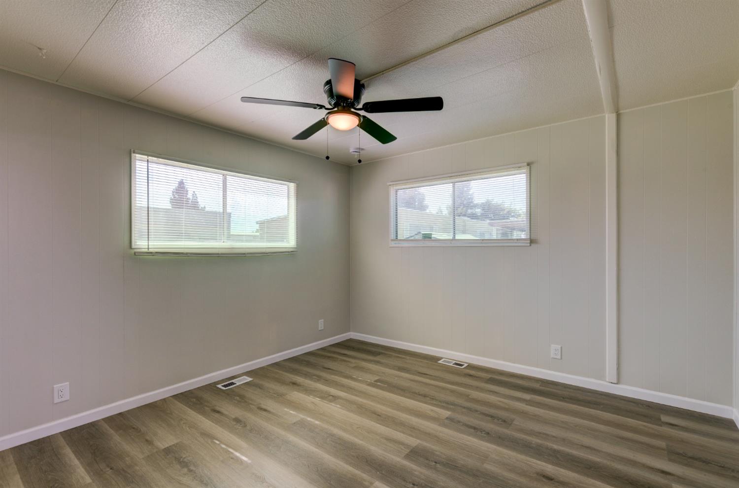 5541 E Tulare St #47, Fresno, CA 93727