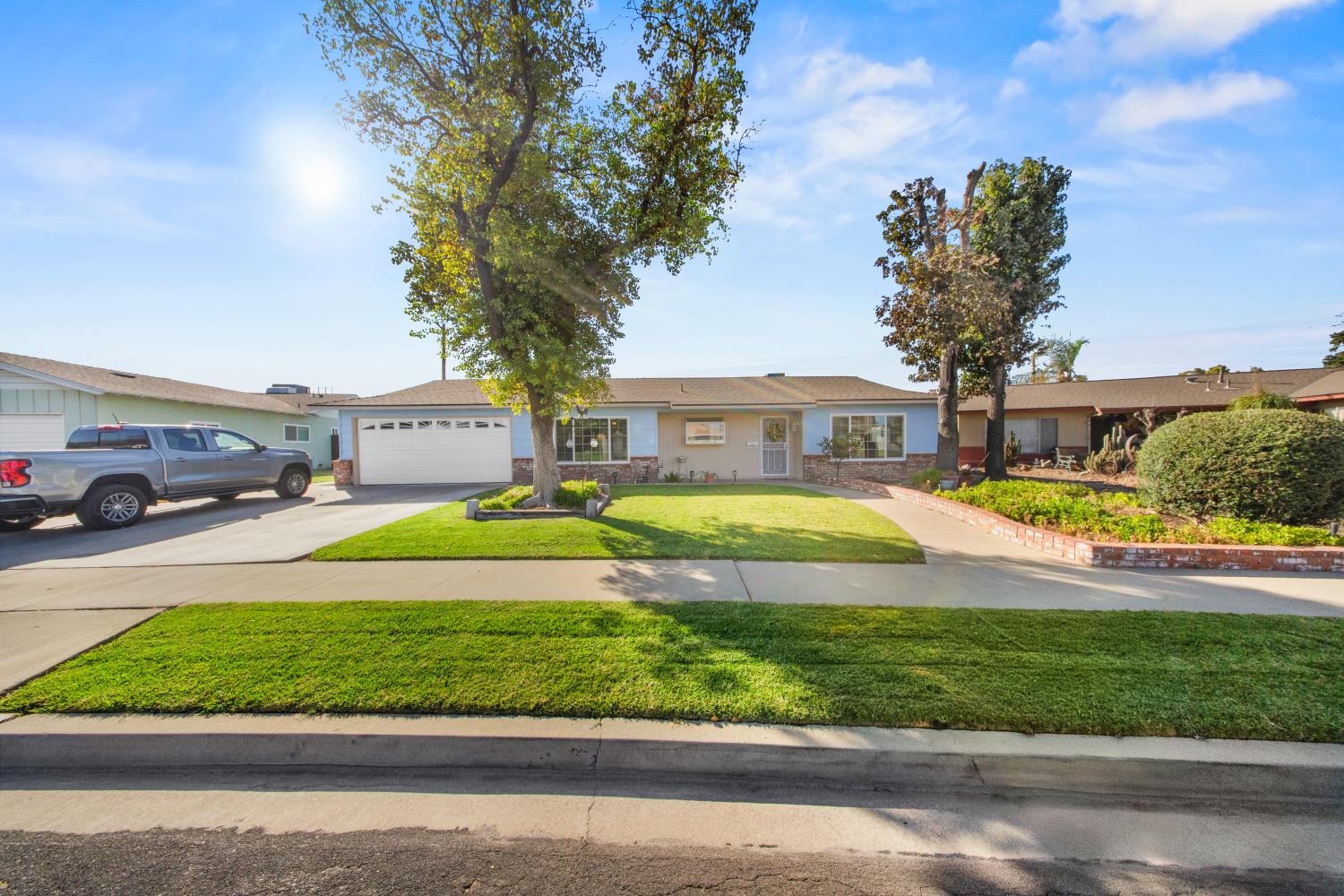 2009 Fairmont Dr, Hanford, CA 93230