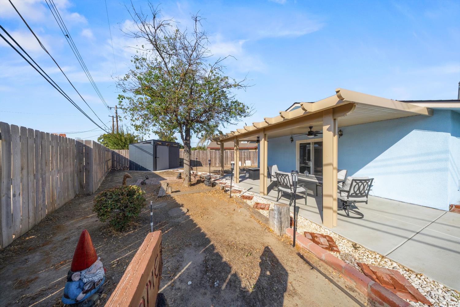 2009 Fairmont Dr, Hanford, CA 93230