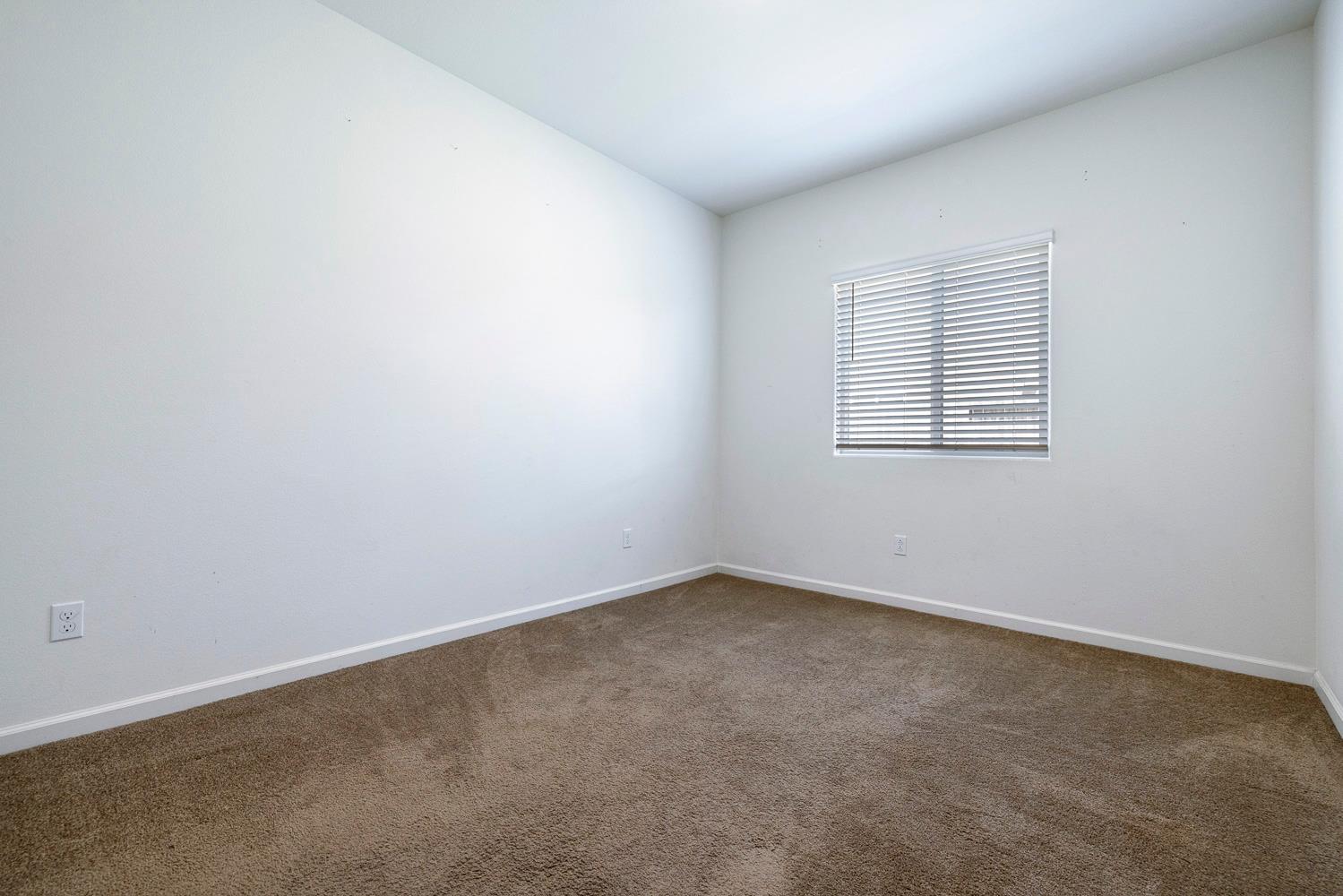 3553 Nile St, Madera, CA 93637