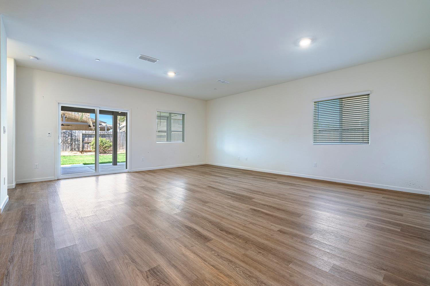 3553 Nile St, Madera, CA 93637