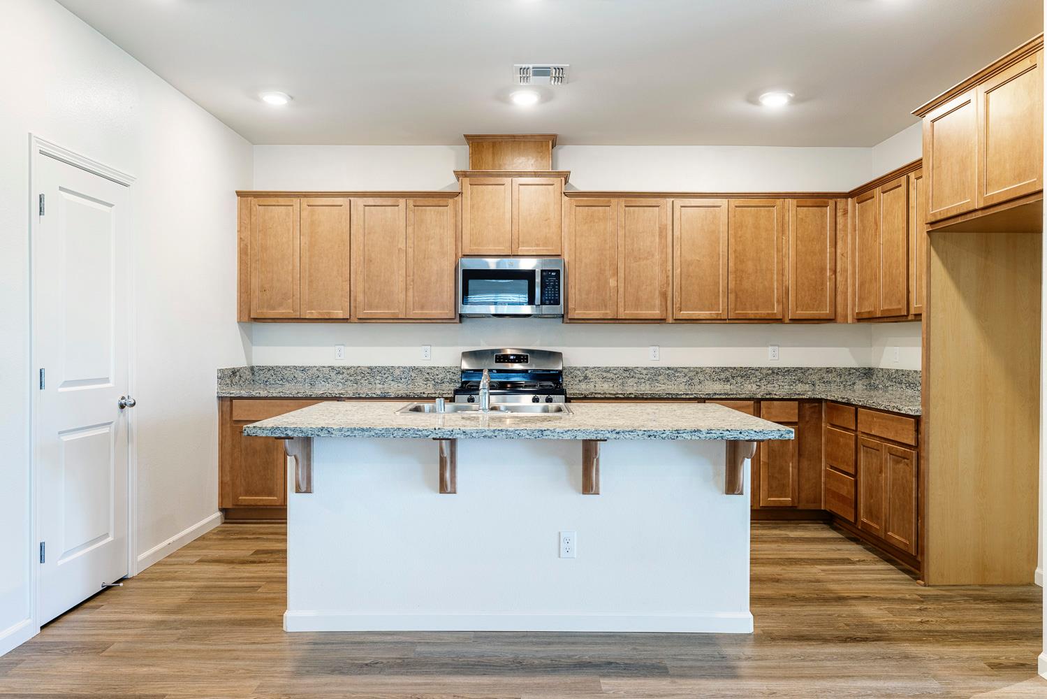 3553 Nile St, Madera, CA 93637