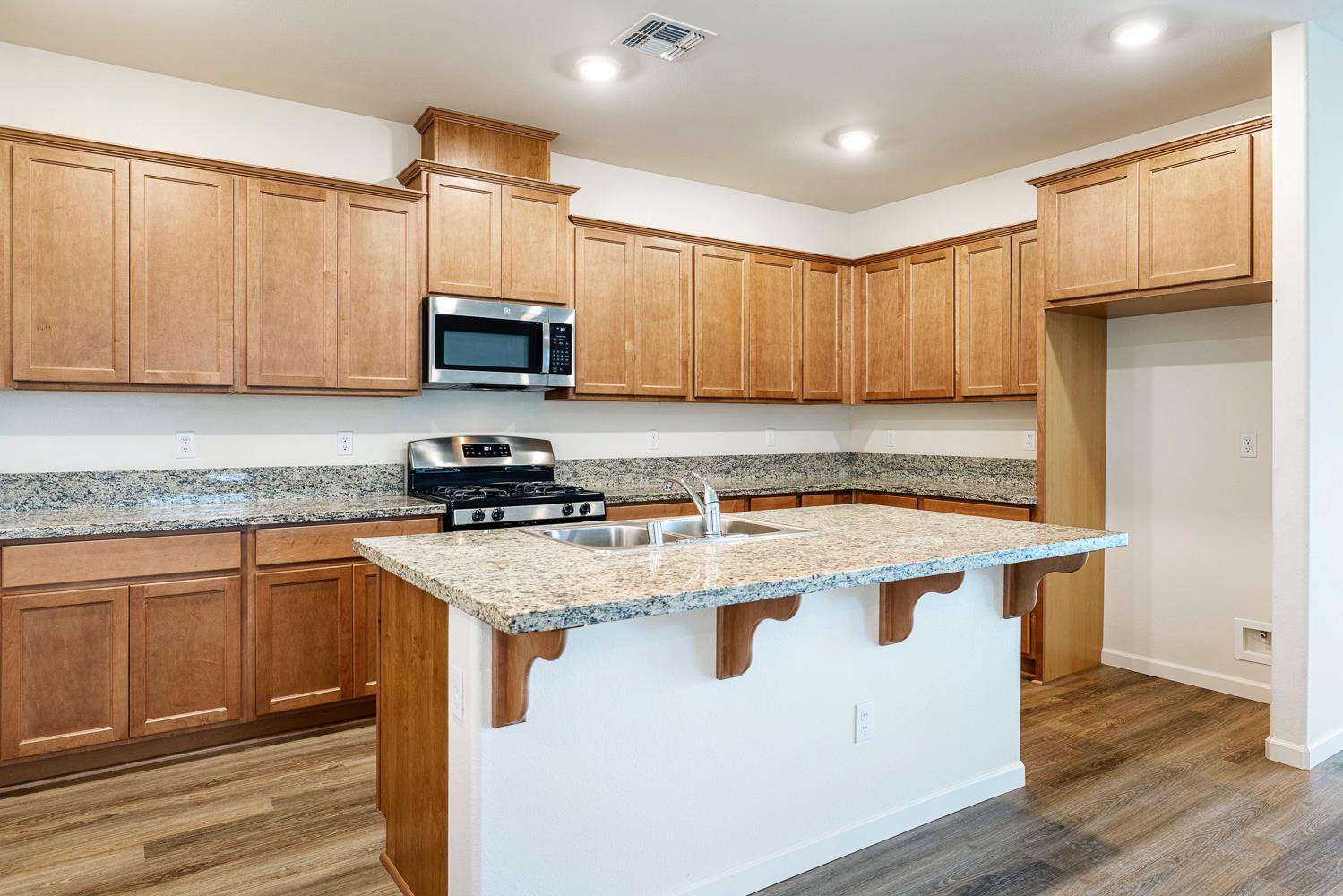 3553 Nile St, Madera, CA 93637