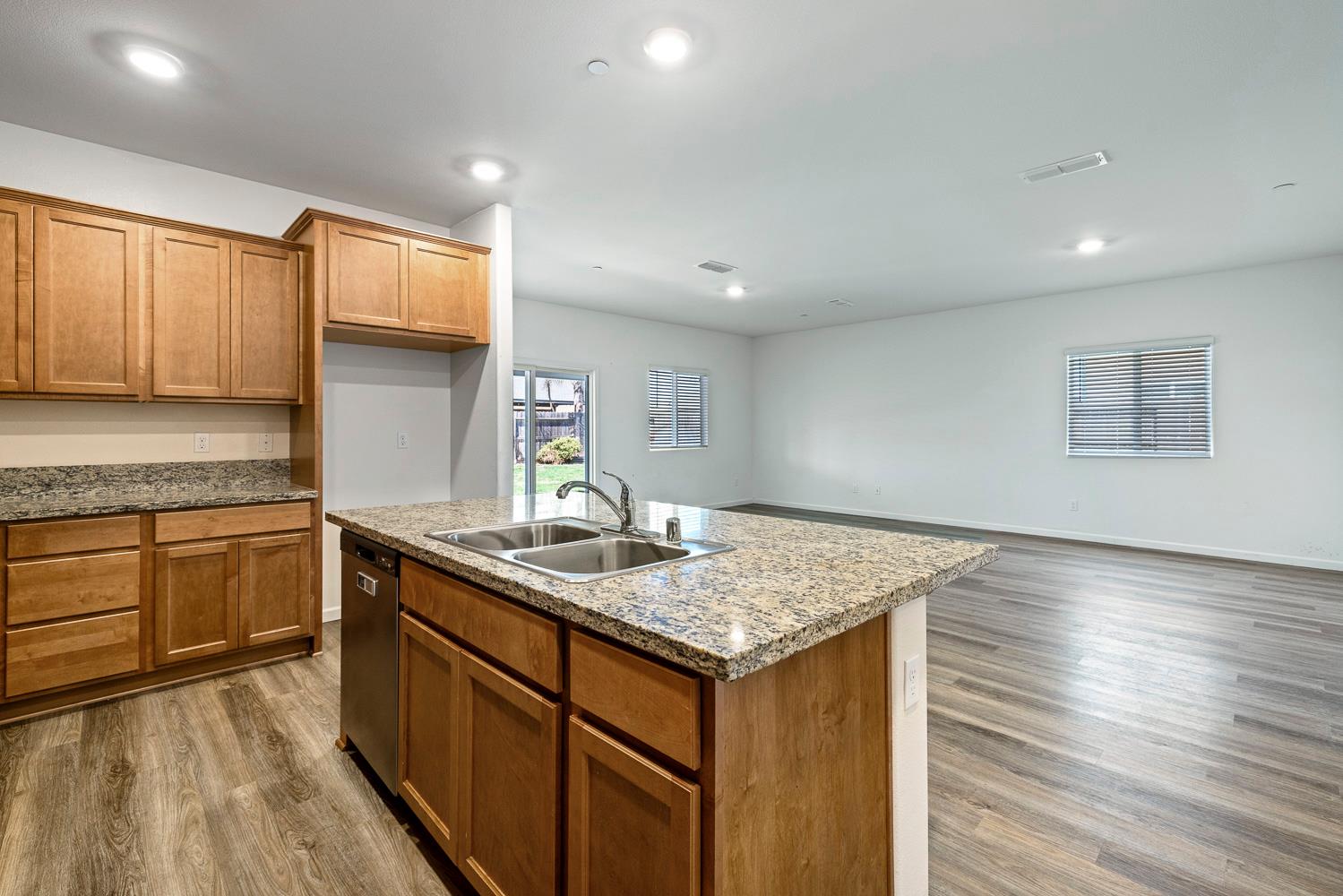 3553 Nile St, Madera, CA 93637