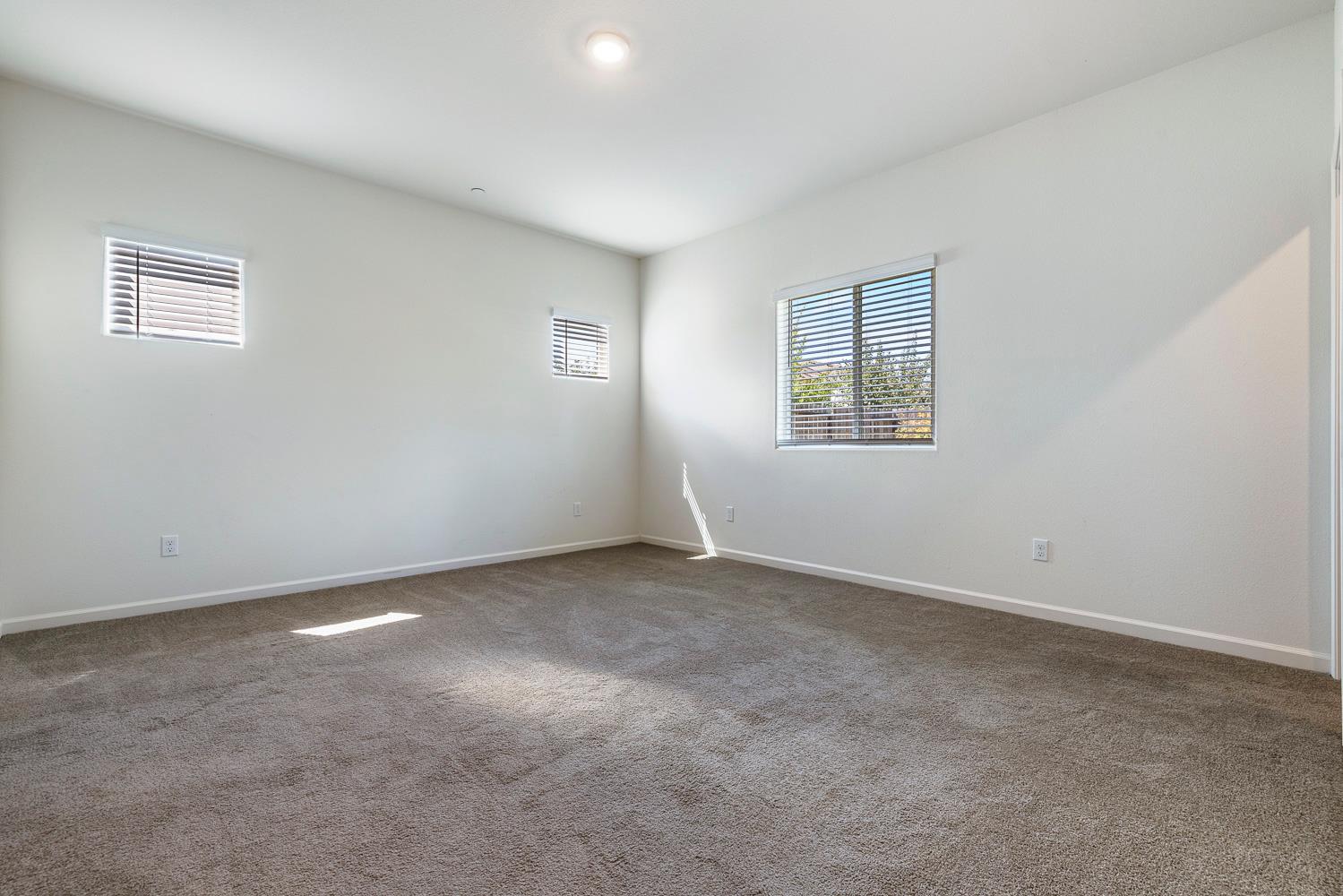 3553 Nile St, Madera, CA 93637