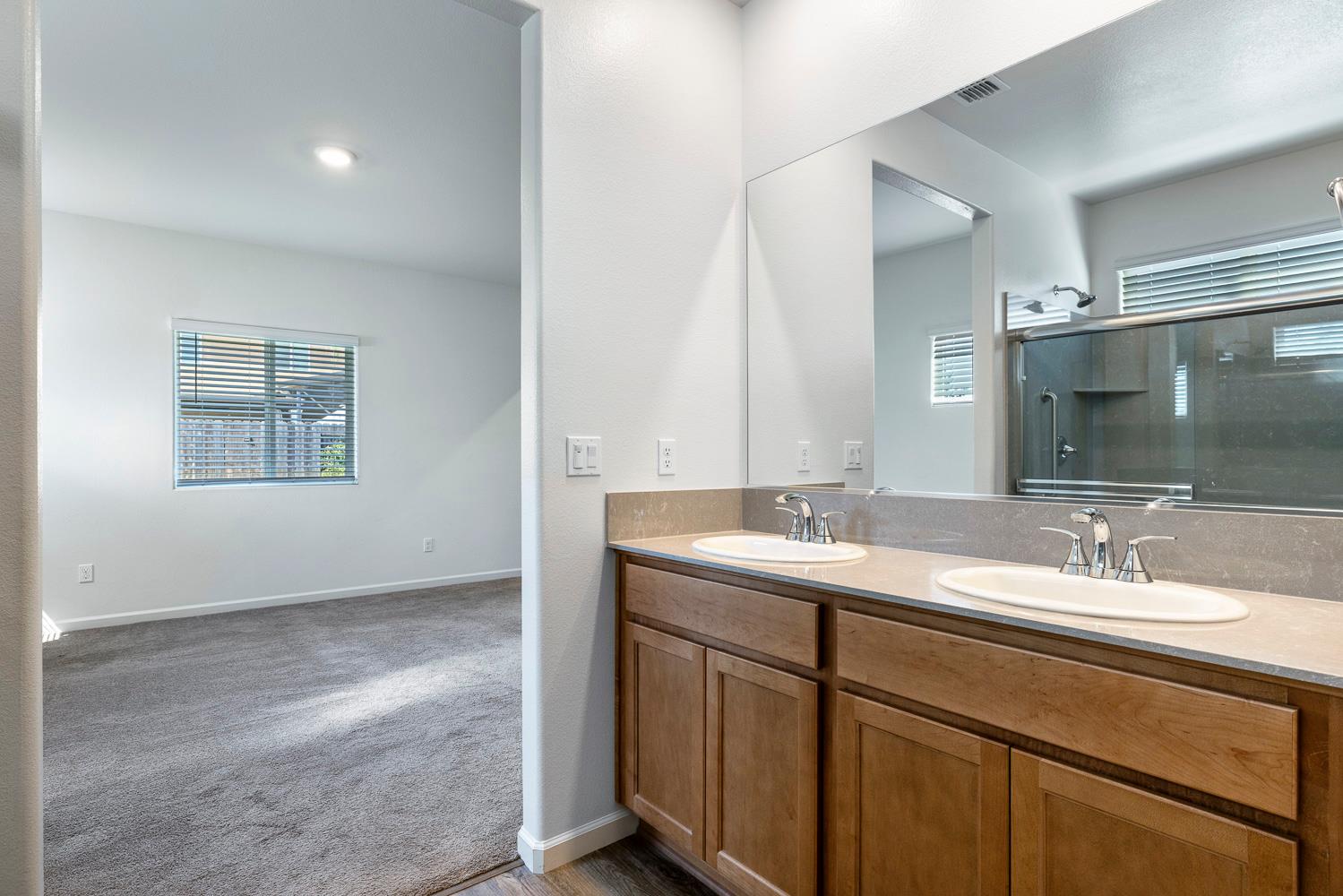 3553 Nile St, Madera, CA 93637